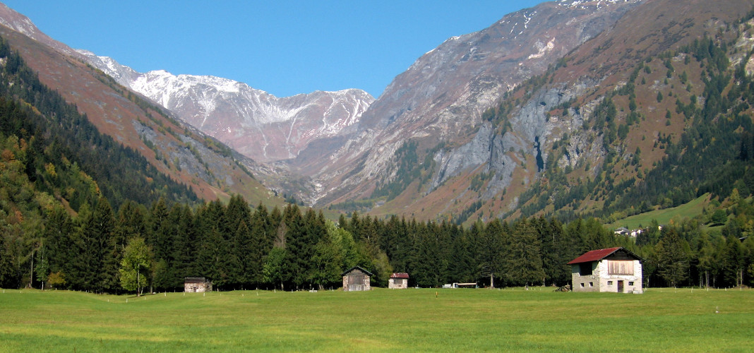 La meta di oggi è la Val Camadra, una bella vallettina che si dirama a nord di Campo Blenio.