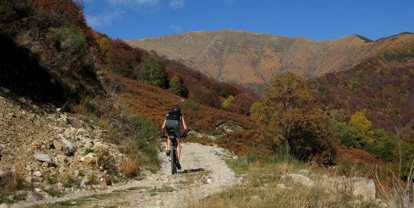 Road over Mugena